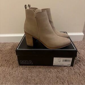 MIA Erik Stone Ankle Boots, Size 8.5M